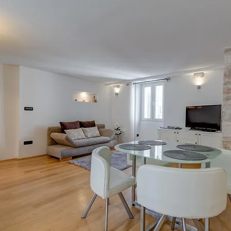 Temple Luxury & Guest house Split