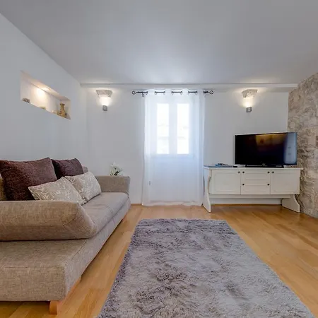 Temple Luxury & Guest house