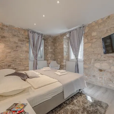 Temple Luxury & Guest house 4*